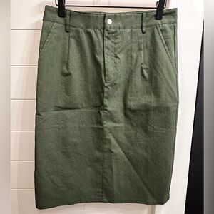VICI pencil skirt. Large. Hunter green. Never worn.
